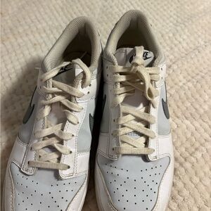 Nike womens Low-Top Sneakers in White and Gray